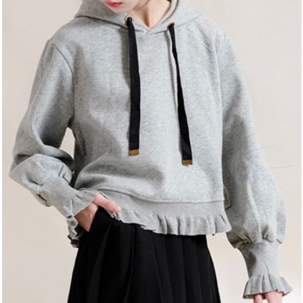Cropped sweater Top with Hood and cuff detailing